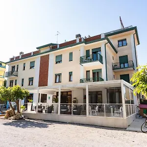 hotel-regina-caorle.hotelinveneto.com/