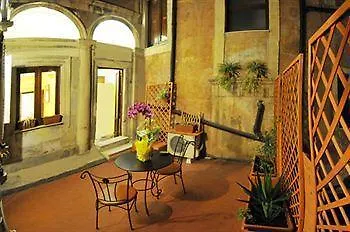 Al Duomo Inn CTA Italien